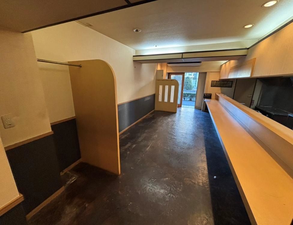 【中村区・岩塚駅1分】1階路面×和食居抜き　重飲食可・業種制限なし・営業時間制限なしの好条件物件／18坪